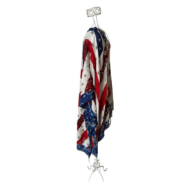 NEW WITHOUT TAGS American Flag Shawl -VISCOSE poncho/shawl cape cardigan ONE SIZ - Picture 5 of 6
